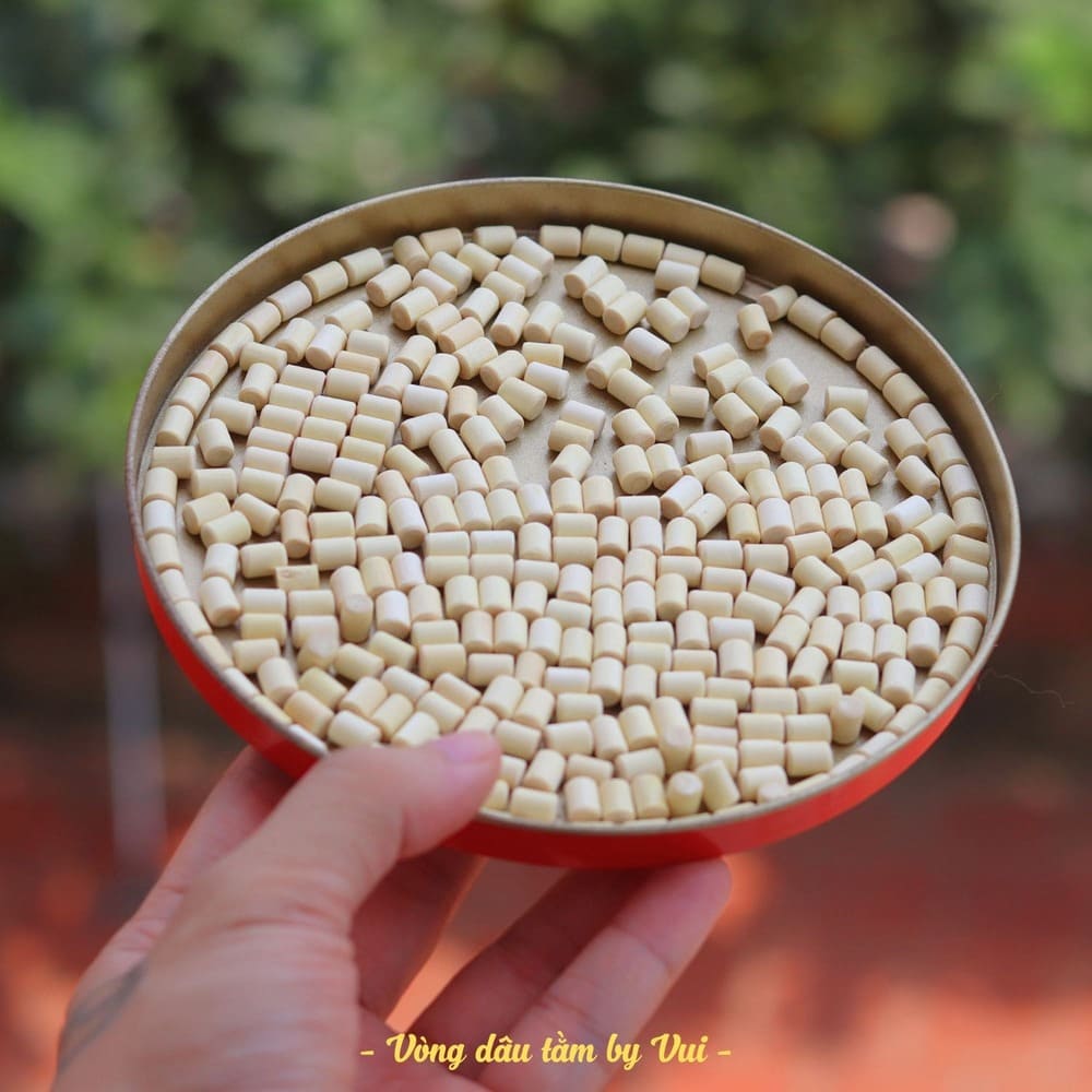 Hạt dâu được mài tay, nhẵn, mịn